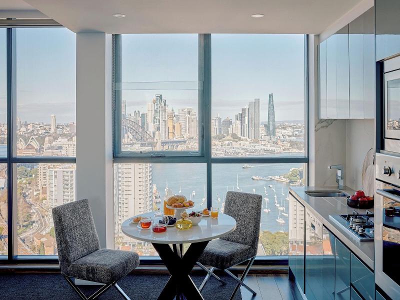 Meriton Suites North Sydney image