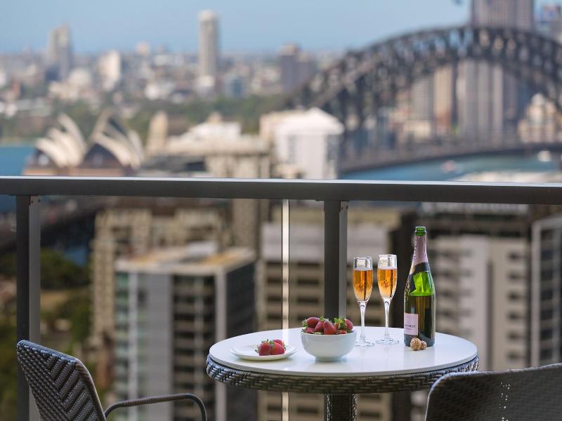 Meriton Suites North Sydney image