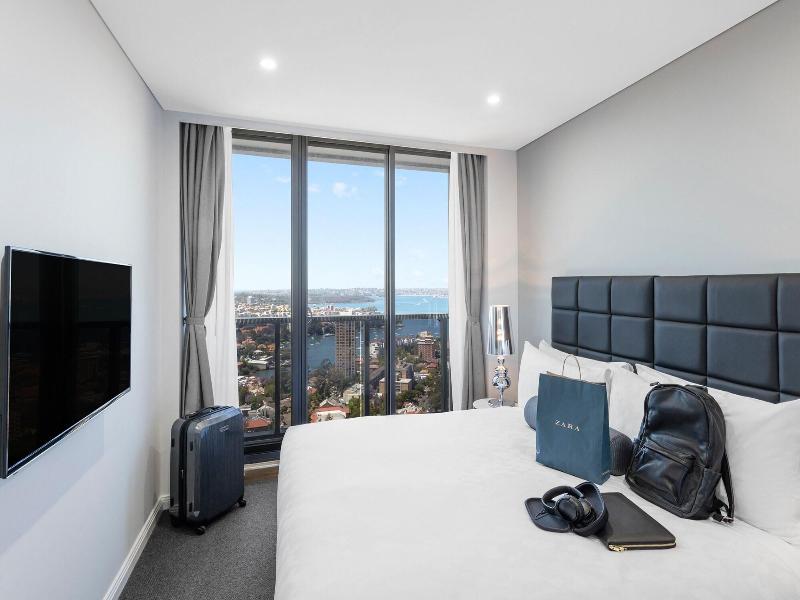 Meriton Suites North Sydney image