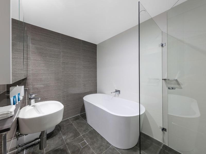 Meriton Suites North Sydney image
