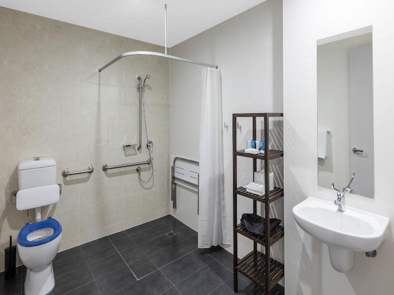 Meriton Suites North Sydney image