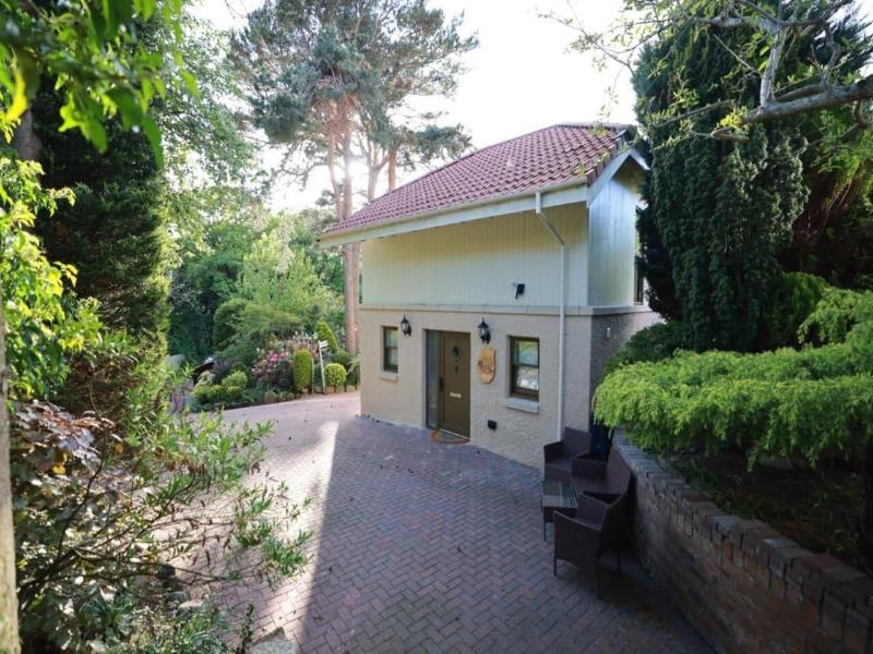 Ailim House Serviced Cottage image