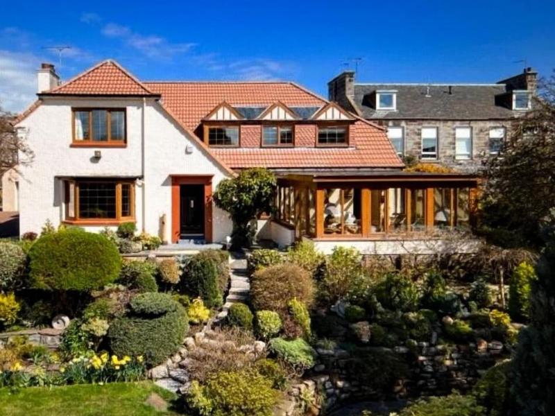Ailim House Serviced Cottage image