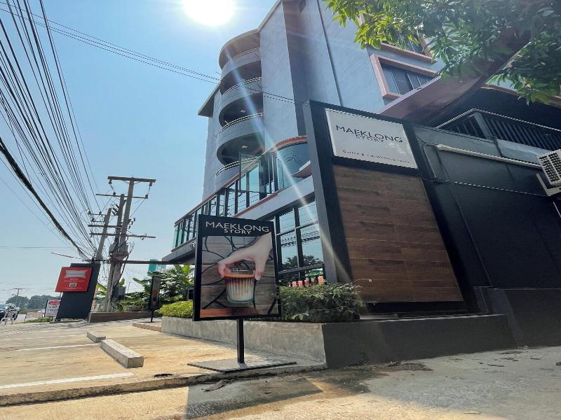 The Bedrooms Maeklong Service Apartment image