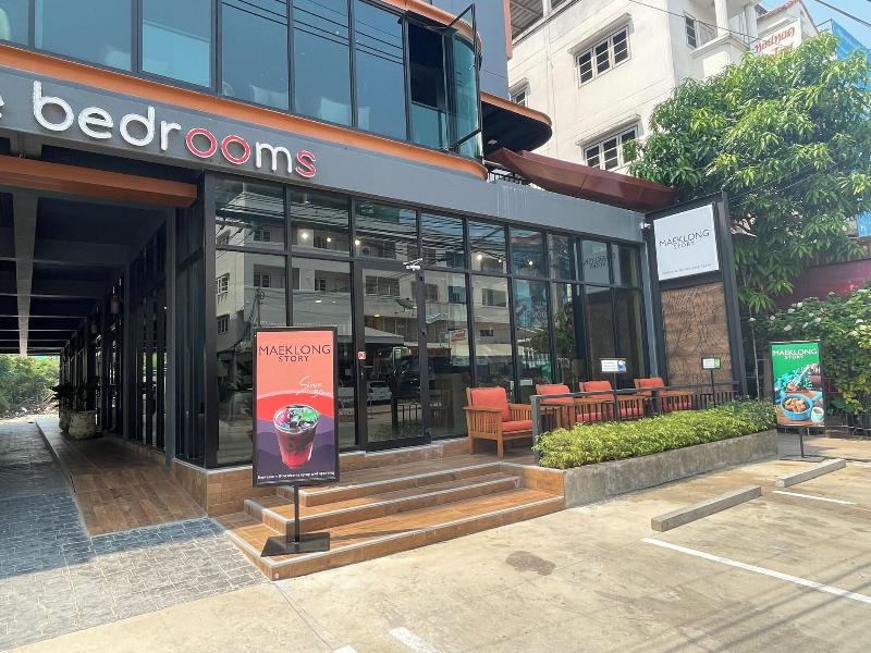 The Bedrooms Maeklong Service Apartment image