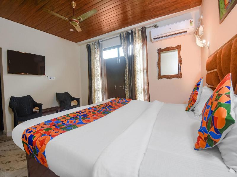 Fabexpress Corinthia Boutique Rooms Candolim Beach image