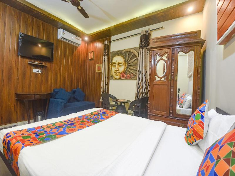 Fabexpress Corinthia Boutique Rooms Candolim Beach image