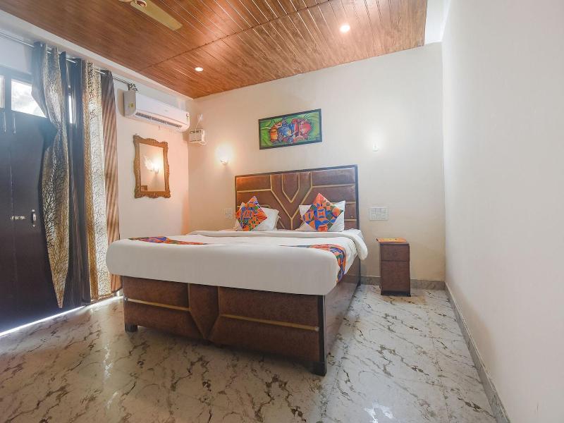 Fabexpress Corinthia Boutique Rooms Candolim Beach image