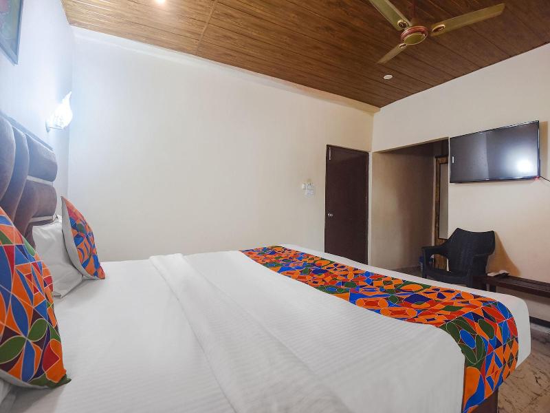 Fabexpress Corinthia Boutique Rooms Candolim Beach image