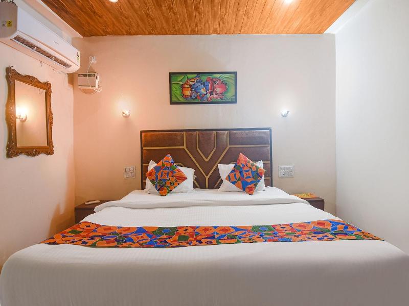 Fabexpress Corinthia Boutique Rooms Candolim Beach image