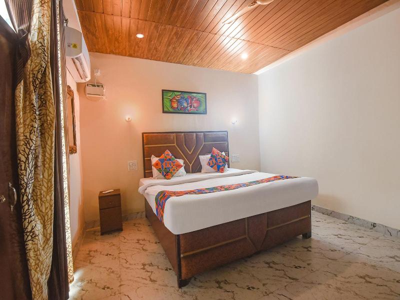 Fabexpress Corinthia Boutique Rooms Candolim Beach image