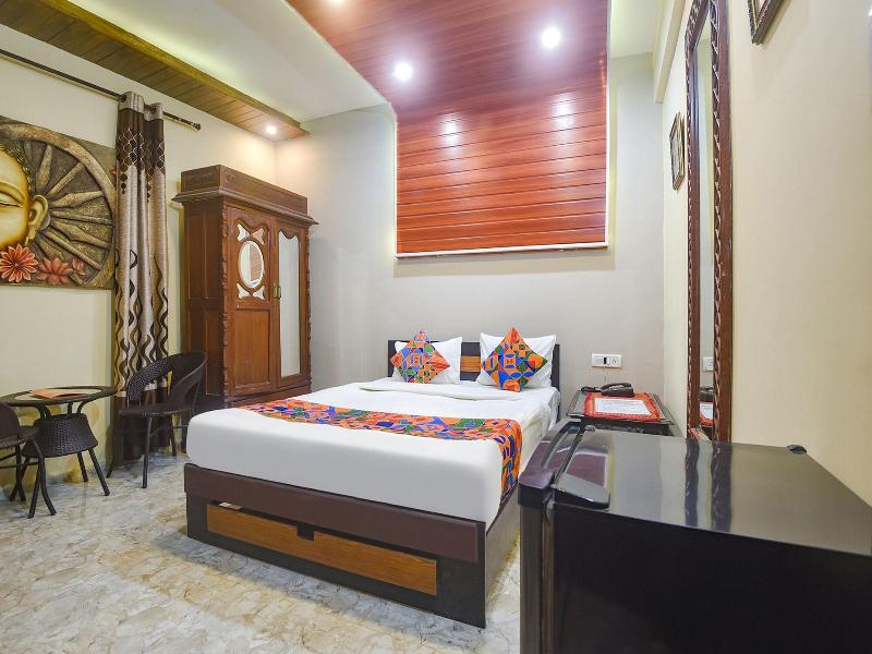 Fabexpress Corinthia Boutique Rooms Candolim Beach image