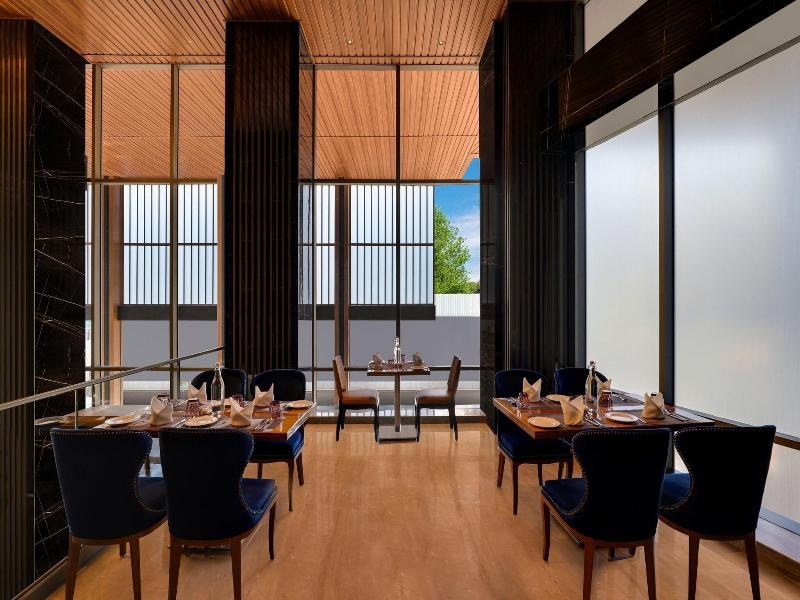 Lemon Tree Premier Malad Mumbai image