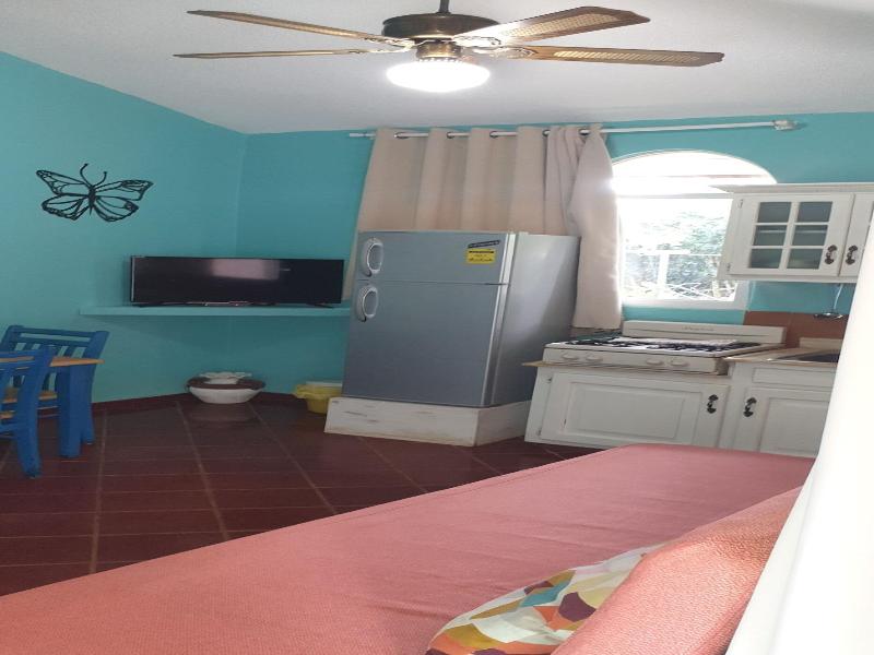 Playa Blanca Bed Breakfast image