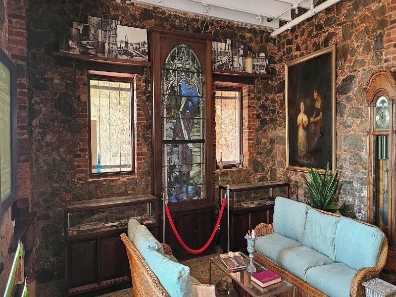 Hotel 1829 image