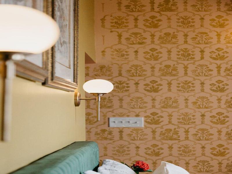 Hotel 1829 image