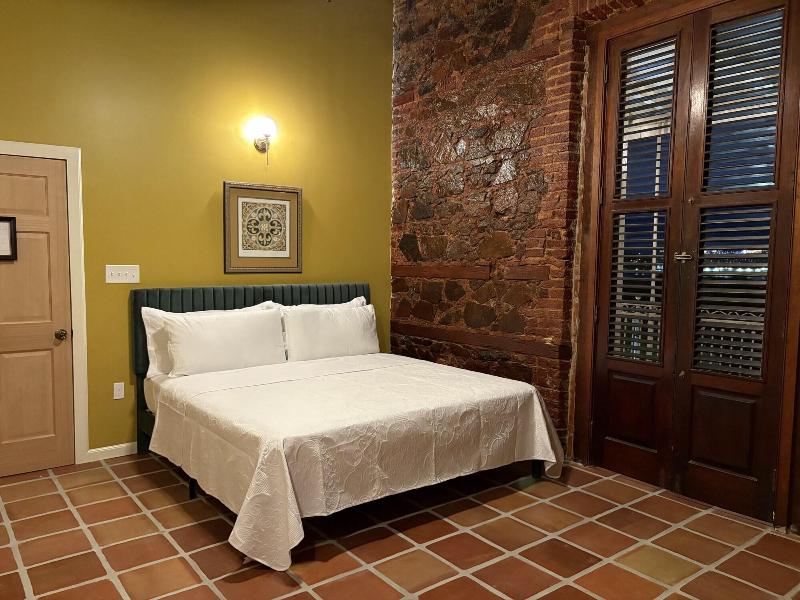 Hotel 1829 image