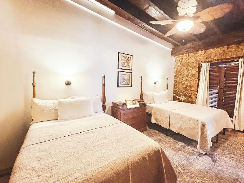 Hotel 1829 image