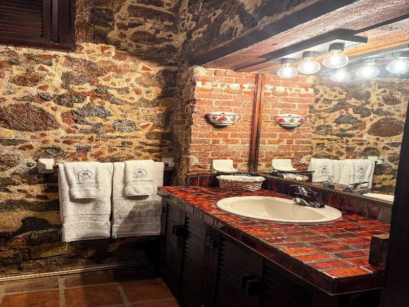 Hotel 1829 image
