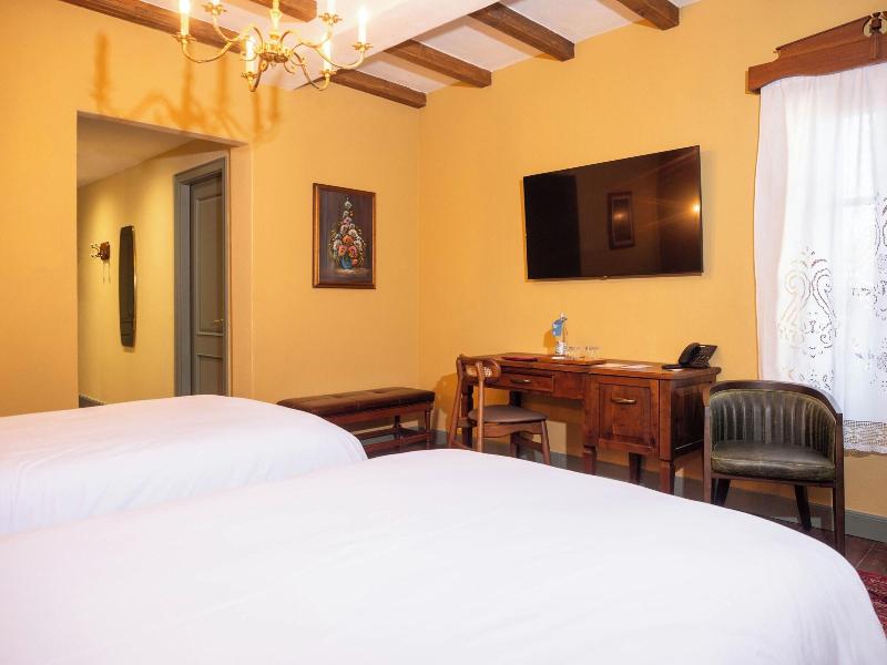 Vila Ebel Hotel Pool & Spa image