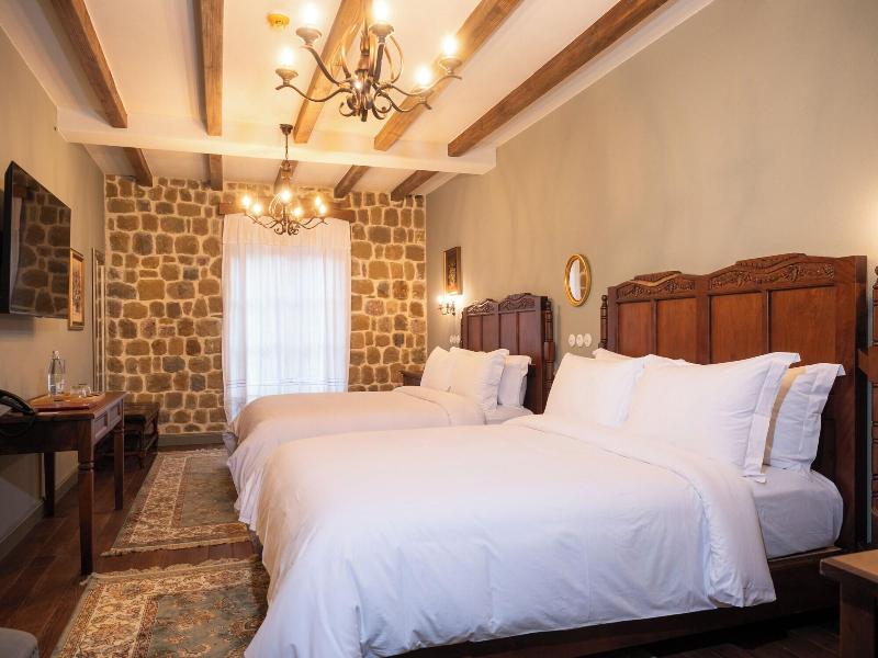 Vila Ebel Hotel Pool & Spa image