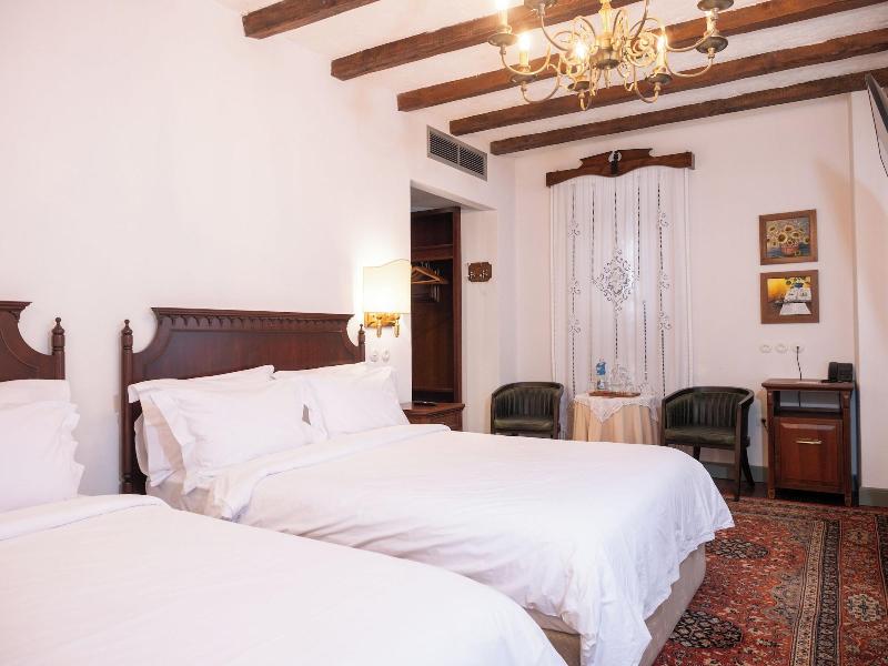 Vila Ebel Hotel Pool & Spa image