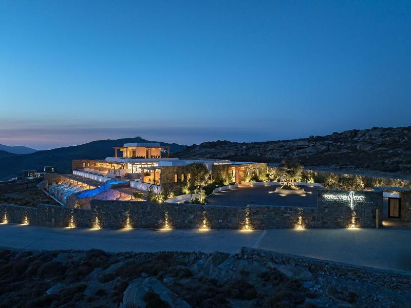 Whiteart Suites
