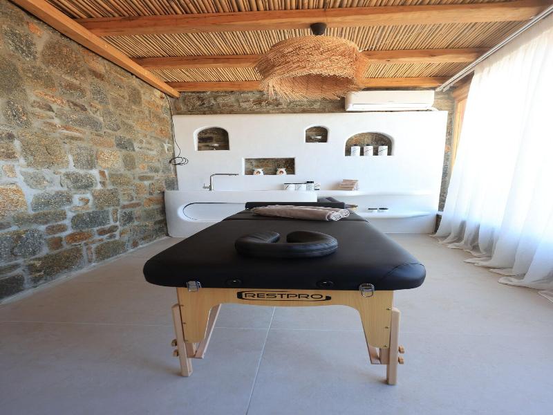 Whiteart Suites