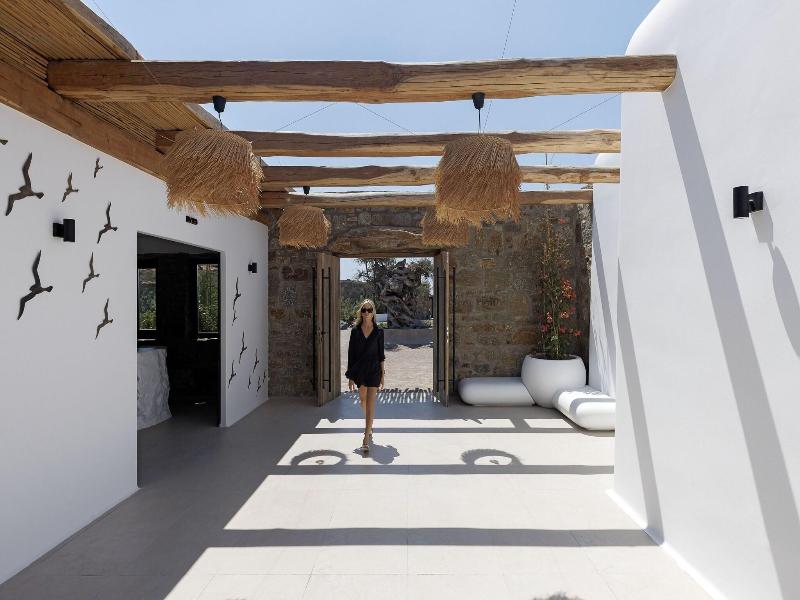 Whiteart Suites