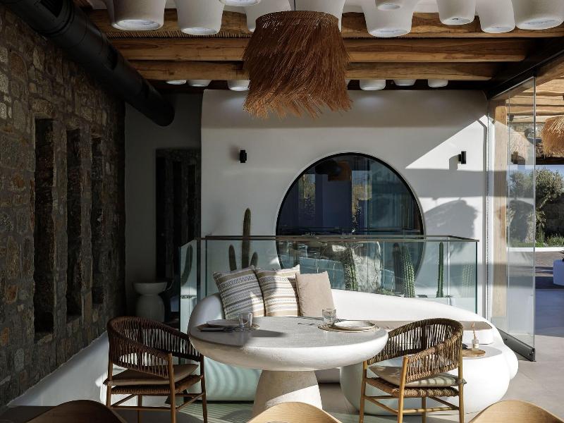 Whiteart Suites