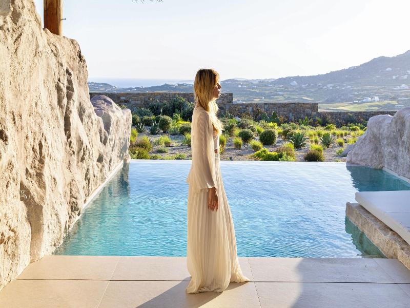 Whiteart Suites