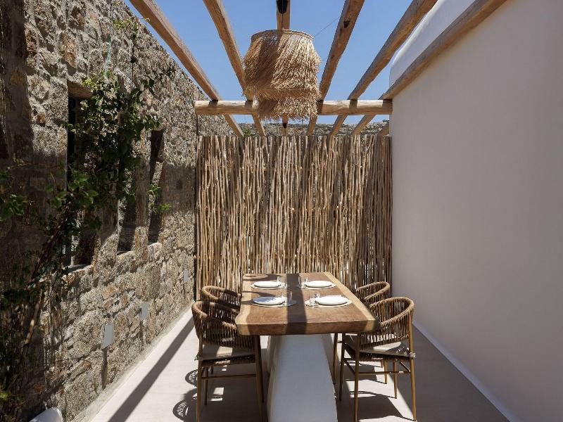 Whiteart Suites