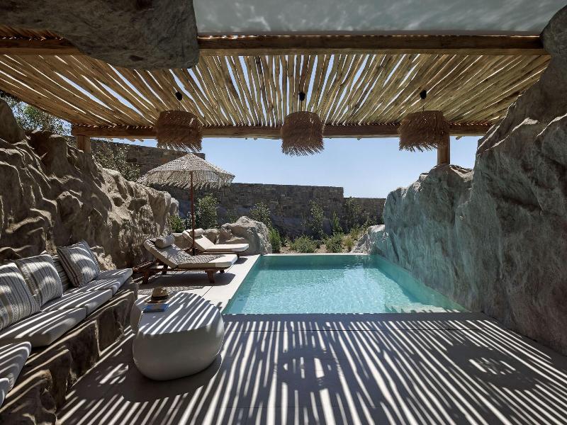 Whiteart Suites