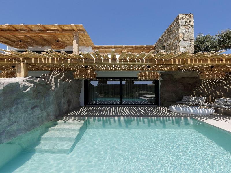 Whiteart Suites