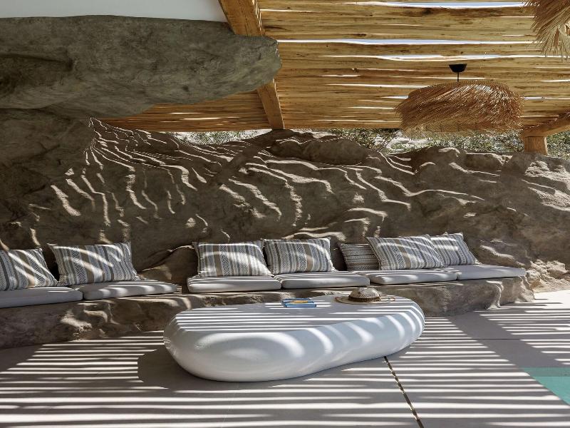 Whiteart Suites
