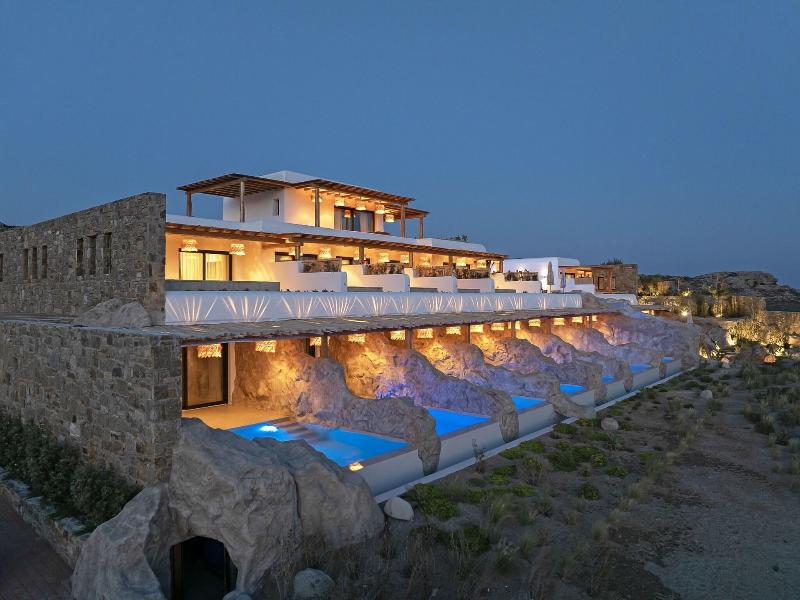 Whiteart Suites