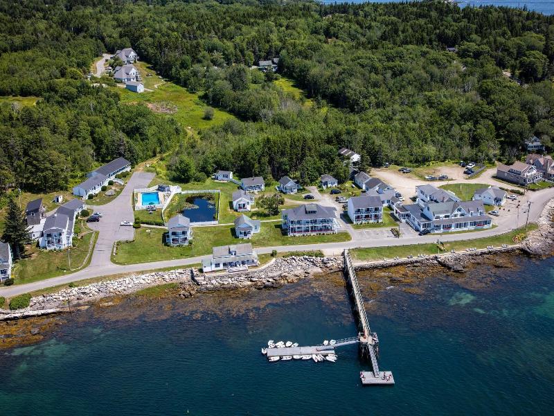 Bluebird Ocean Point Inn image