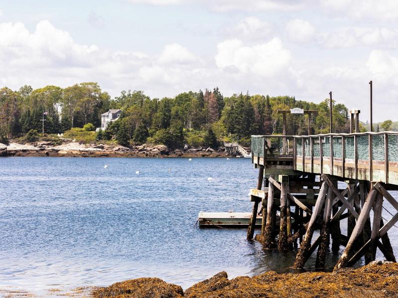 Bluebird Ocean Point Inn image