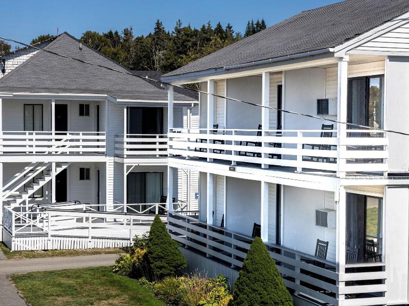 Bluebird Ocean Point Inn image