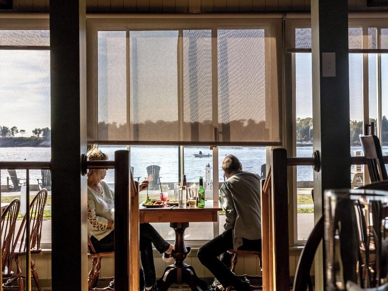 Bluebird Ocean Point Inn image