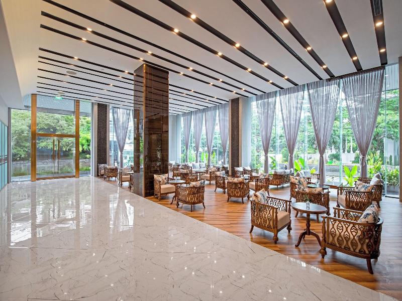 Centre Point Danang Hotel & Residence image