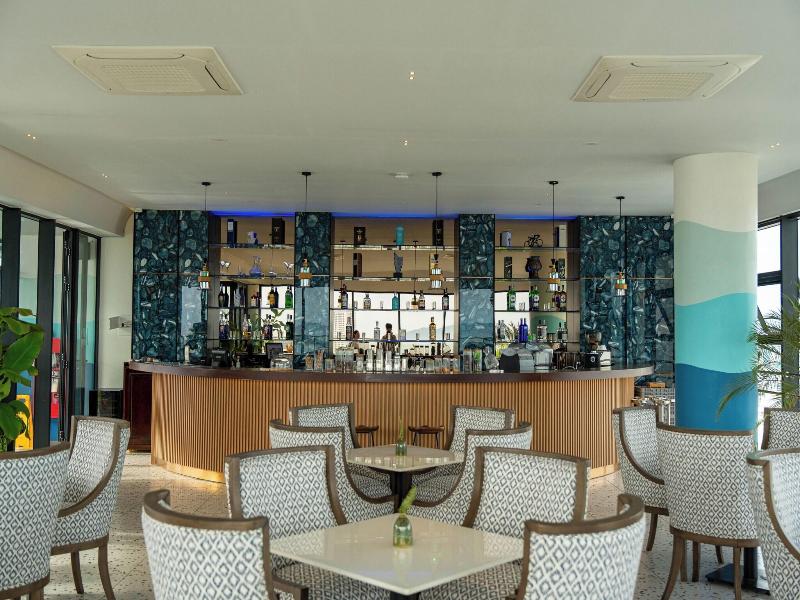 Centre Point Danang Hotel & Residence image
