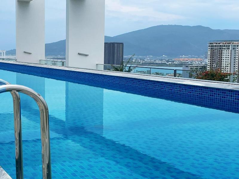 Centre Point Danang Hotel & Residence image