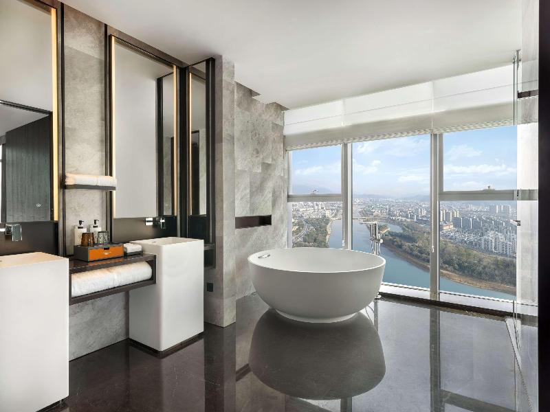 Grand Mercure Taizhou Tiantai image