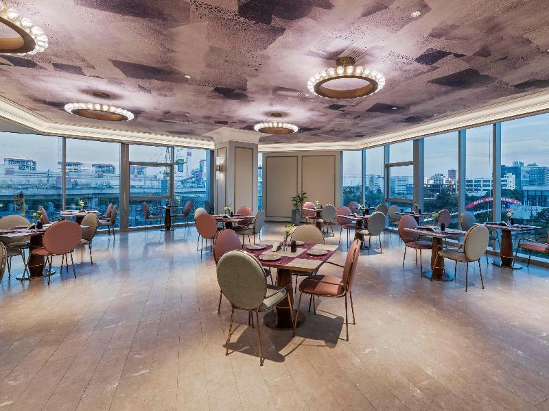 Mercure Shanghai Waigaoqiao image