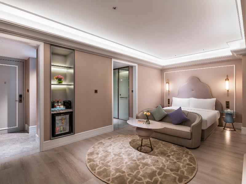 Mercure Shanghai Waigaoqiao image