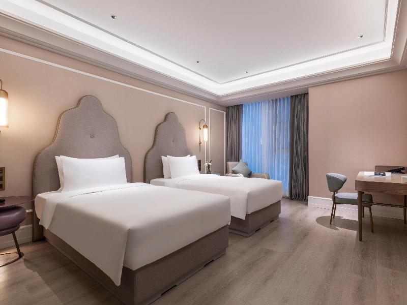 Mercure Shanghai Waigaoqiao image