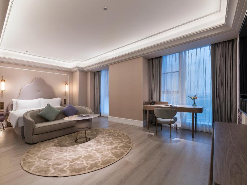 Mercure Shanghai Waigaoqiao image
