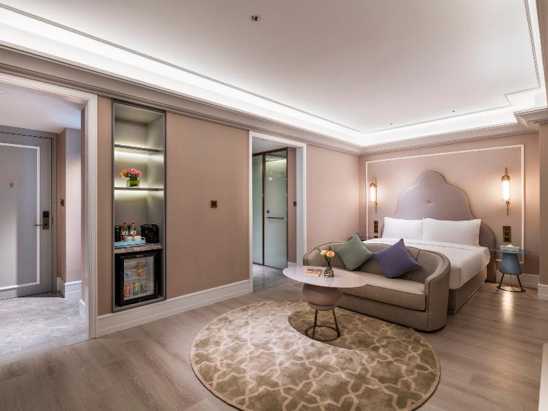 Mercure Shanghai Waigaoqiao image