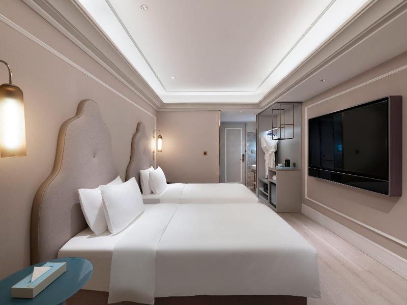 Mercure Shanghai Waigaoqiao image
